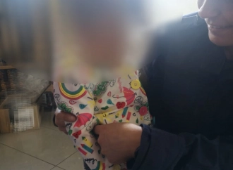 1,5-roczne dziecko samo wyszło ze żłobka