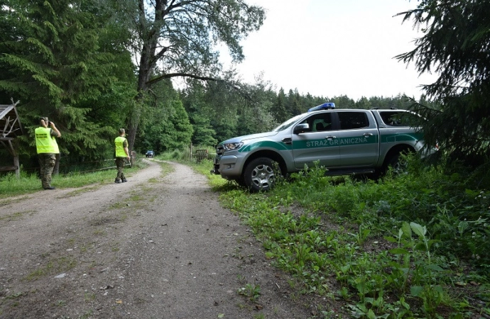 5 nielegalnych migrantów