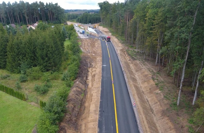 {Generalna Dyrekcja Dróg Krajowych i Autostrad podała najnowsze informacje o zaawansowaniu prac na obwodnicach z programu budowy 100 obwodnic.}