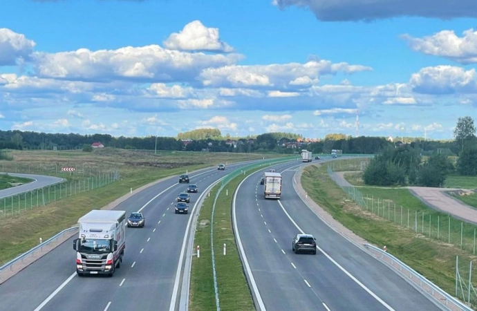 {Można już korzystać z nowej drogi ekspresowej na Mazurach.}